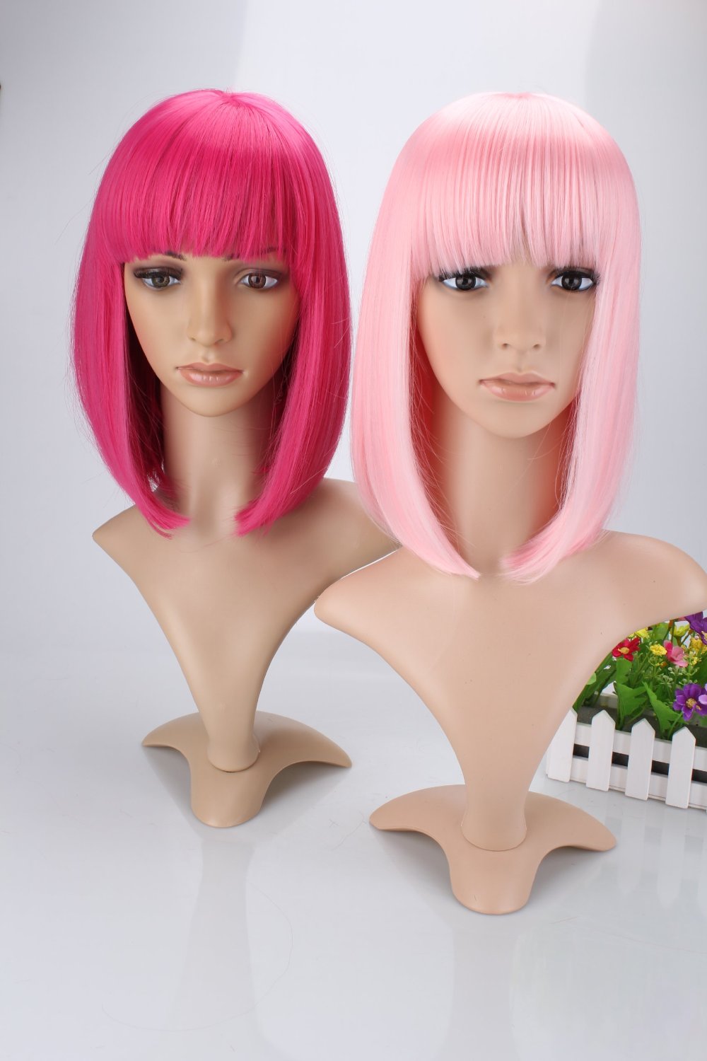 Женские искусственные парики. Кэти Перри в розовом парике. Розовый парик. Цветные парики. Синтетический парик.