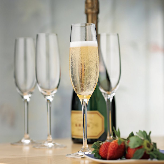 Wine Enthusiast Fusion Classic Champagne Flutes, Set of 4