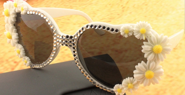 Beach Retro Heart Shape Love Sunglasses